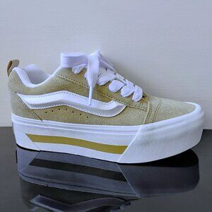 Vans Women's Knu Stack / Platform Nostalgia Cornstalk Suede Sneaker in Nice Tan